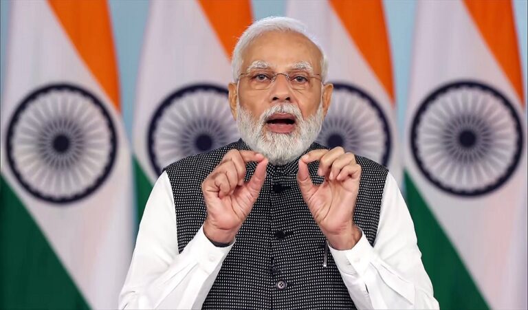 देश बनाने के लिए कड़ी मेहनत करनी होती है: मोदी