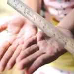 40 छात्रों को शिक्षक ने इस वजह से बेरहमी से पीटा, जानें क्या पूरा मामला