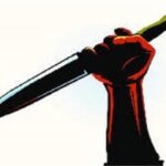 मंदिर में चल रहा था भजन-कीर्तन, व्यक्ति तेजधार हथियार लेकर पहुंच गया