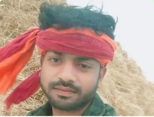 औरैया में आम के पेड़ से लटका मिला युवक का शव, मोबाइल से हुई पहचान