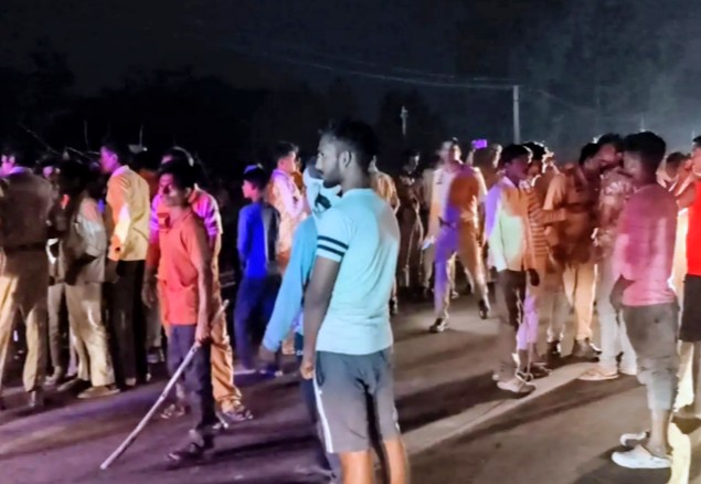 बहराइच में तेज रफ्तार ट्रक ने पैदल जा रहे व्यक्ति को कुचला, मौके पर मौत