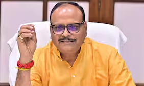 अखिलेश यादव पर बृजेश पाठक का पलटवार, बोले- झूठ के सौदागरों को संवाद से डर लगता है