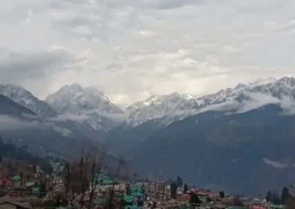 उत्तराखंड में मौसम का बड़ा बदलाव, पांच जिलों में भारी बारिश और ऊंचाई वाले इलाकों में बर्फबारी का अलर्ट