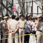 इमारत गिरने के बाद एक्शन में दिल्ली सीएम, किया घटनास्थल का दौरा, दिए सख्त कार्रवाई के निर्देश