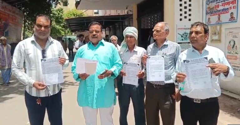 कानपुर में पिता-पुत्र हत्याकांड पर व्यापारियों का फूटा गुस्सा, आरोपियों पर बुलडोजर कार्रवाई की मांग