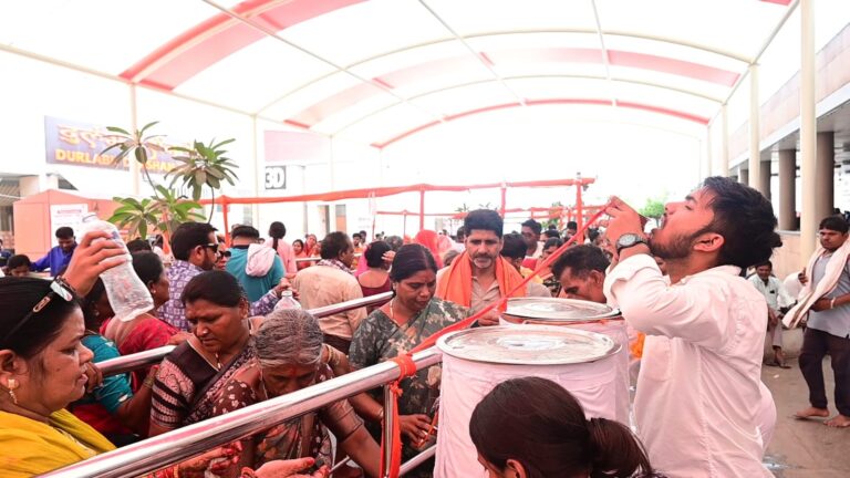 नौतपा की भीषण गर्मी में श्रद्धालुओं के लिए खास इंतजाम, काशी विश्वनाथ धाम में मिस्ट फैन से लेकर ओआरएस तक की व्यवस्था