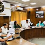 फर्रुखाबाद में राजस्व वसूली में लापरवाही पर डीएम सख्त, कम प्रदर्शन वाले विभागों को लगाई फटकार
