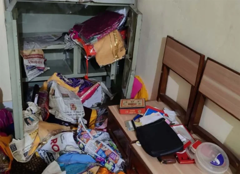 मुजफ्फरनगर में रिश्तेदारी में गया था परिवार, पीछे से टूट गए ताले: सूने मकान से लाखों के जेवर और नकदी समेट ले गए चोर, दस दिन बाद दर्ज हुआ मुकदमा