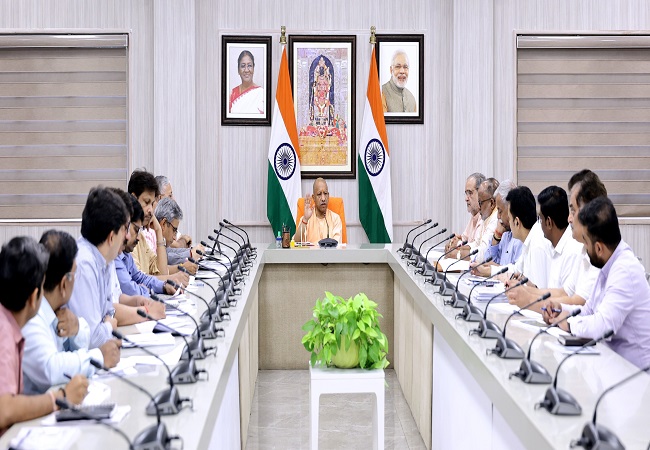 आर्थिक अपराधों पर सख्त योगी सरकार, EOW को हाईटेक बनाने और जांच तेज करने के निर्देश