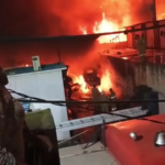 ग्रेटर नोएडा में केले के गोदाम में भीषण आग, ऑटो जलकर राख, लाखों का नुकसान