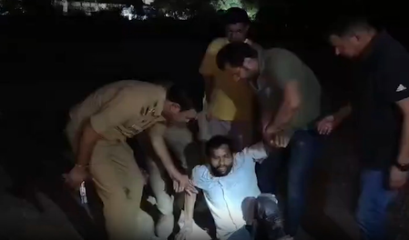 गाजियाबाद में पुलिस मुठभेड़: मॉर्निंग वॉक स्नैचिंग गैंग के 3 बदमाश गिरफ्तार, 2 घायल
