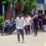नीट री-एग्जाम से पहले NMC अलर्ट, मेडिकल कॉलेजों को छात्रों की छुट्टी रोकने के निर्देश