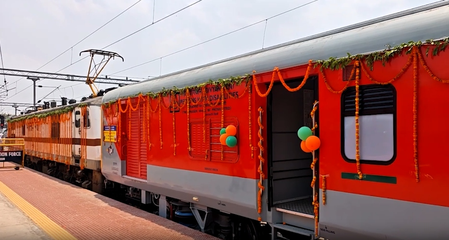 मऊ ट्रेन उद्घाटन में बवाल, सपा सांसद ने भाजपा कार्यकर्ताओं पर ‘गुंडों’ को बुलाने का लगाया आरोप