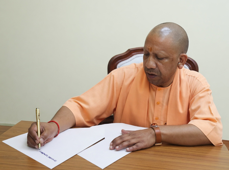 वर्षा ऋतु पर सीएम योगी की पाती: पेड़ लगाएं, जल बचाएं और स्वच्छता अपनाएं; प्रदेशवासियों से किए पांच अहम आग्रह