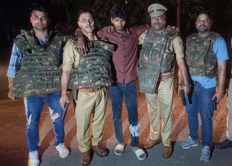अमेठी में पुलिस मुठभेड़, 25 हजार का इनामी लुटेरा इमरान गिरफ्तार