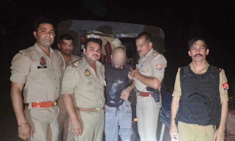 फिरोजाबाद में 15 हजार का इनामी चोर पुलिस मुठभेड़ में गिरफ्तार, पैर में लगी गोली
