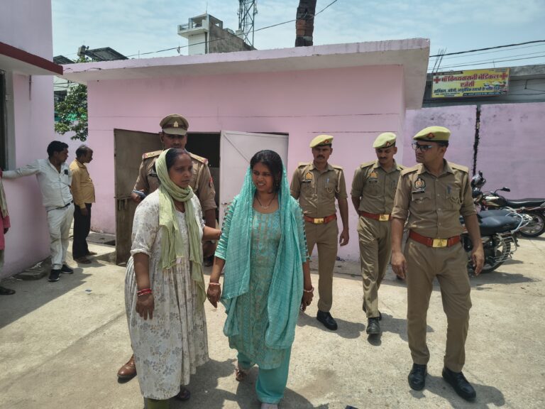 महोबा में धसान नदी में डूबे दो भाई, बेटे को बचाने के प्रयास में शिक्षक समेत दोनों की मौत