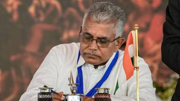 दिलीप घोष का अभिषेक बनर्जी पर हमला: बोले- कानून से बचने के लिए बीमारी का नाटक