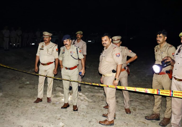 हापुड़ मुठभेड़ में 50 हजार का इनामी बदमाश ढेर, पुलिसकर्मी घायल