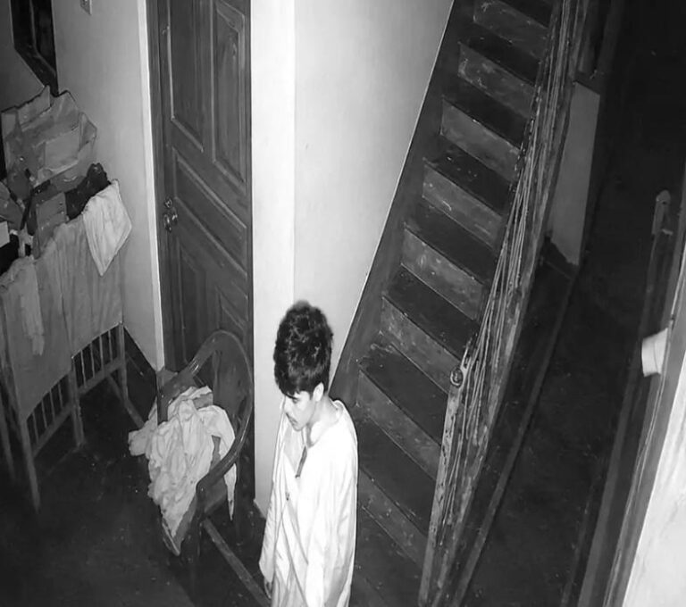 देवरिया में सूने मकान से लाखों की चोरी, सीसीटीवी में संदिग्ध चोर कैद