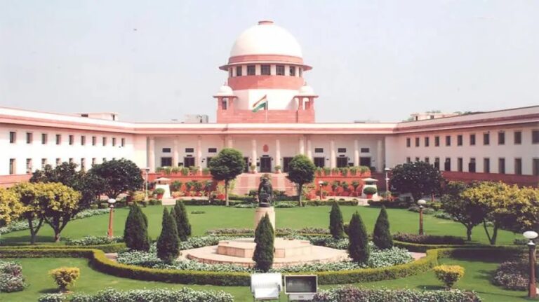 साकेत बिल्डिंग हादसे पर सुप्रीम कोर्ट में रिपोर्ट, एमसीडी की लापरवाही को बताया जिम्मेदार