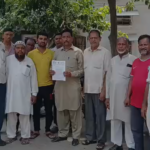 मुजफ्फरनगर में जनसमस्याओं का अंबार, जलभराव, बिजली संकट और आवारा कुत्तों के आतंक से परेशान लोगों ने डीएम कार्यालय पर किया प्रदर्शन