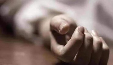 सोनभद्र में सनसनी: ससुराल आए युवक का फंदे से लटका शव, पत्नी की चारपाई पर मिली लाश; मासूम बेटा रह गया अकेला
