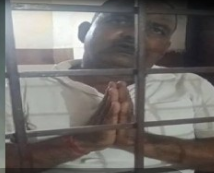 मुजफ्फरनगर में सड़क पर दौड़ा-दौड़ाकर मजदूर को पीटा! CCTV वायरल होते ही दबंग किसान की निकली हेकड़ी, पहुंचा जेल,माफी मांगते हुए बोला- 7 हजार में लाया था