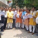 मुजफ्फरनगर: पिता-पुत्र हत्याकांड पर भड़का वैश्य समाज, हत्यारोपियों के घर बुलडोजर कार्रवाई की मांग