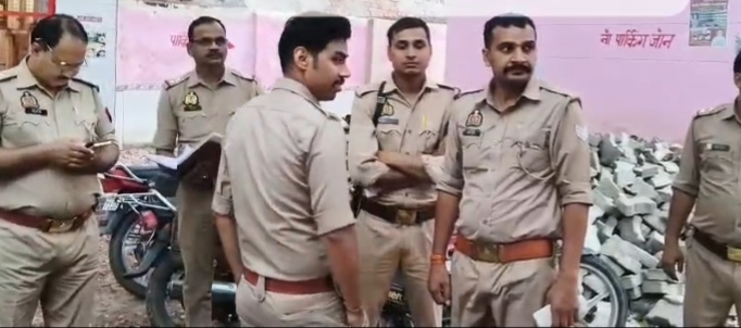 एटा में जमीनी विवाद खूनी संघर्ष में बदला, महिला को गोली मारने का आरोप ग्राम प्रधान पर