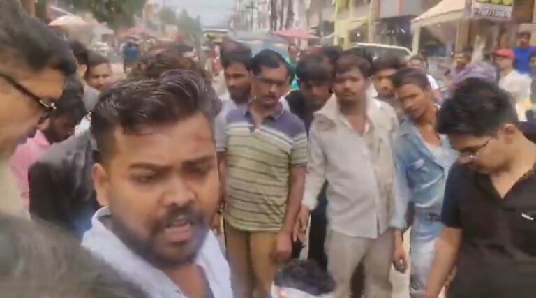 फतेहपुर में दर्दनाक हादसा: टीकाकरण कराने जा रही गर्भवती महिला को रोडवेज बस ने कुचला, सड़क जाम