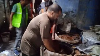 गाजियाबाद में अचार फैक्ट्रियों पर छापा, सड़ा-गला माल मिला, 3400 किलो नष्ट