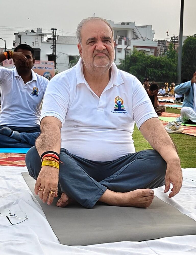 मुरादाबाद में योग दिवस की धूम: कैबिनेट मंत्री चौधरी भूपेंद्र सिंह बोले- ‘डेढ़ सौ से अधिक देशों को योग ने एक सूत्र में जोड़ा, यह दुनिया के लिए वरदान’