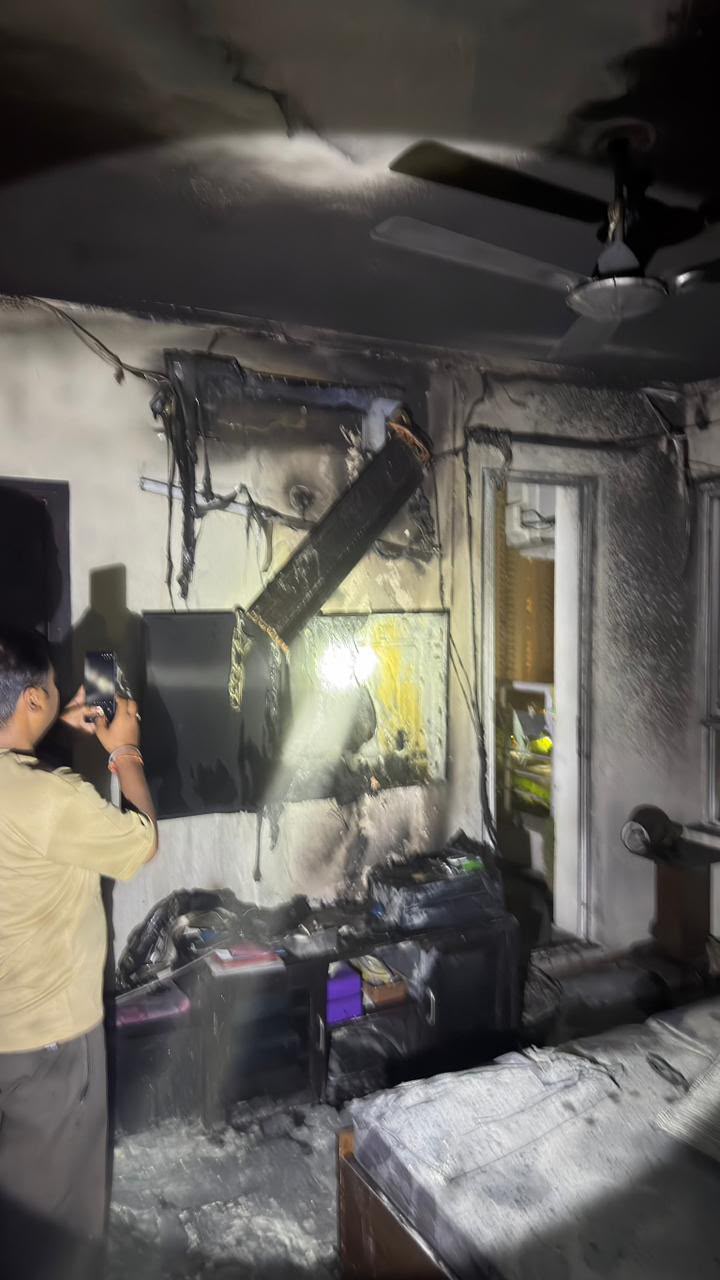 नोएडा: लोटस बुलेवार्ड सोसाइटी में एसी में लगी आग, समय रहते टला बड़ा हादसा