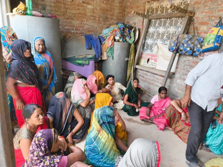 औरैया में सांड का कहर, खेत में मूंग देखने गए किसान की दर्दनाक मौत, गांव में मातम