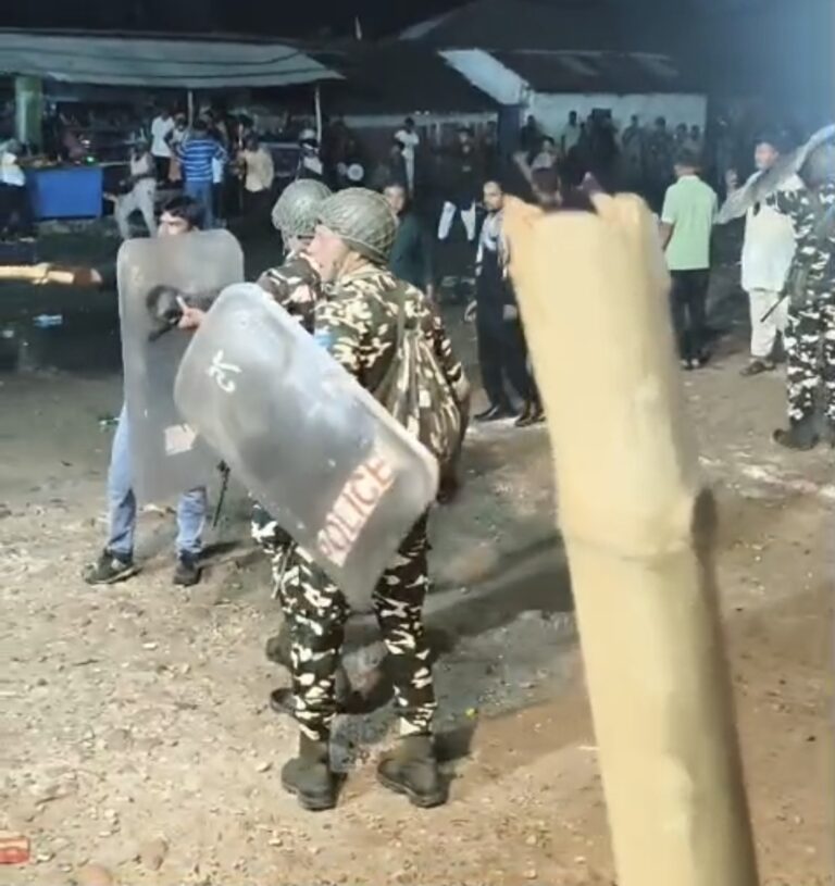 भारत-नेपाल बॉर्डर पर मुहर्रम जुलूस में बवाल! दो पक्षों में जमकर पथराव, कई घायल, सुरक्षा बलों ने संभाला मोर्चा