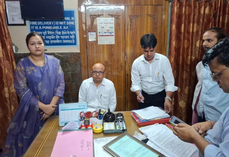 मुजफ्फरनगर में स्वास्थ्य विभाग का बड़ा एक्शन: अल्ट्रासाउंड सेंटर सील, दो अस्पतालों को नोटिस, मचा हड़कंप