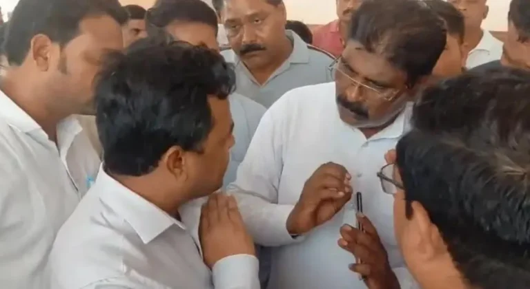 कांवड़ यात्रा से पहले खत्म हुआ नगर पालिका कर्मियों का धरना! प्रशासन से बनी सहमति, अब पटरी पर लौटेगी सफाई व्यवस्था