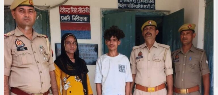 फर्रुखाबाद में ट्रेन में जबरन नेग वसूली के दौरान यात्रियों पर चाकू से हमला, जीआरपी ने दो आरोपियों को पकड़ा
