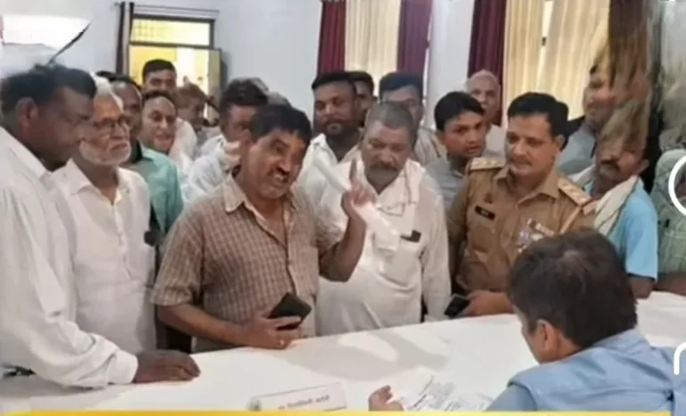 खतौली में श्मशान घाट की जमीन पर कब्जे की कोशिश से भड़का वाल्मीकि समाज, एसडीएम से लगाई गुहार; आंदोलन की चेतावनी