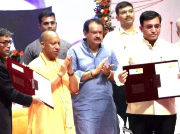 आगरा से सीएम योगी ने विश्वविद्यालय शिक्षकों के लिए कैशलेस चिकित्सा और बीमा सुरक्षा योजना की लॉन्च, 1.28 लाख शिक्षकों को मिलेगा लाभ