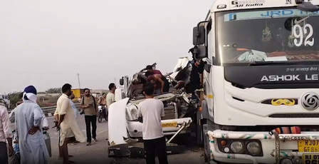बठिंडा हाईवे पर दर्दनाक हादसा: ट्रक से टकराई ट्रैवलर, अमरनाथ यात्रा पर निकले 4 श्रद्धालुओं की मौत
