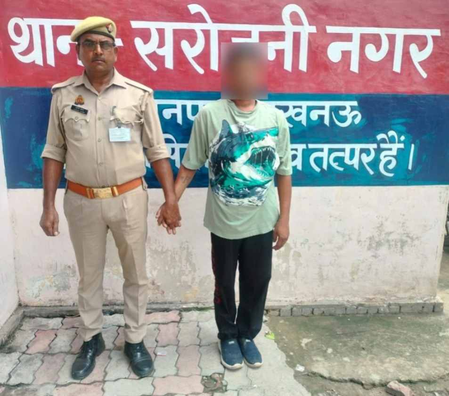 लखनऊ एयरपोर्ट को बम से उड़ाने की झूठी सूचना देने वाला गिरफ्तार, शराब के नशे में किया था कॉल