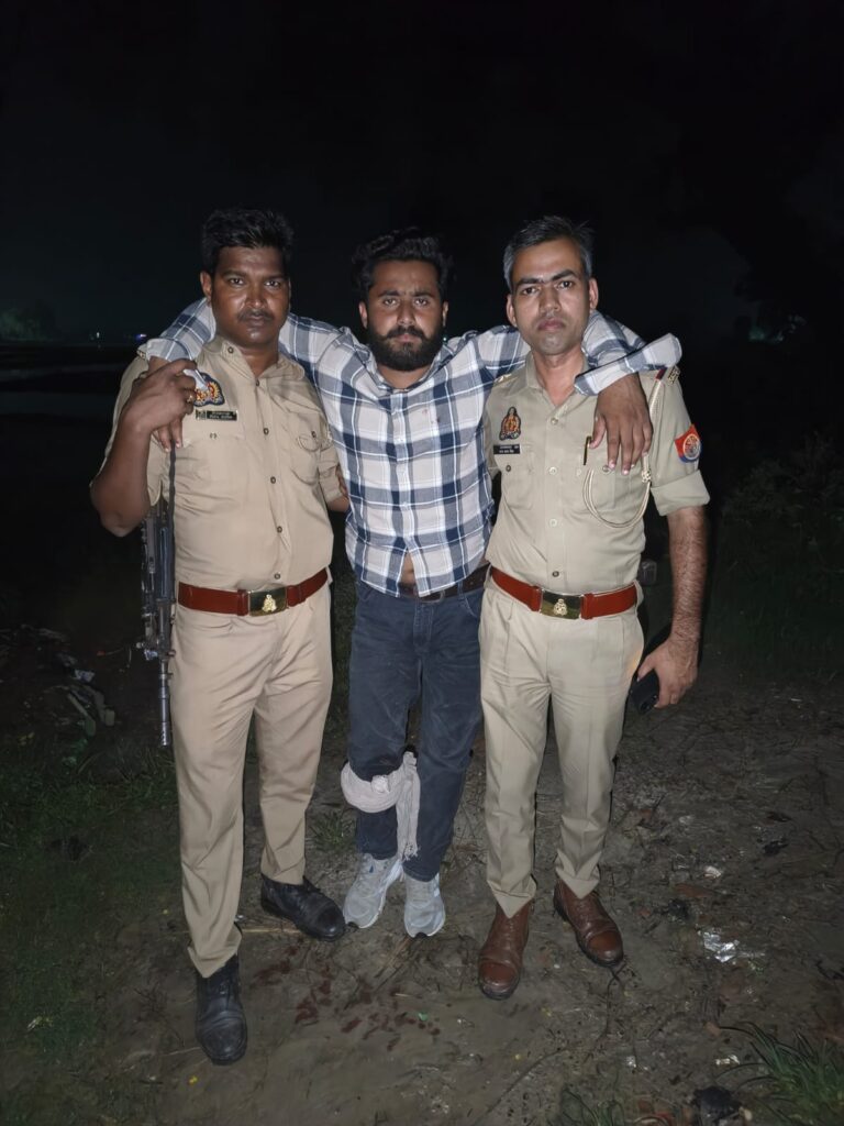 बलिया में पुलिस मुठभेड़: मुकदमे के गवाह हत्याकांड का आरोपी पैर में गोली लगने के बाद गिरफ्तार