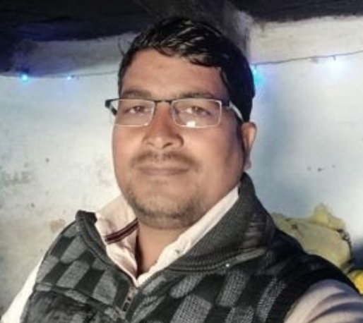 वाराणसी में खड़े ट्रक से टकराई डीसीएम, केबिन में फंसे चालक की मौत, सीसीटीवी से जांच शुरू