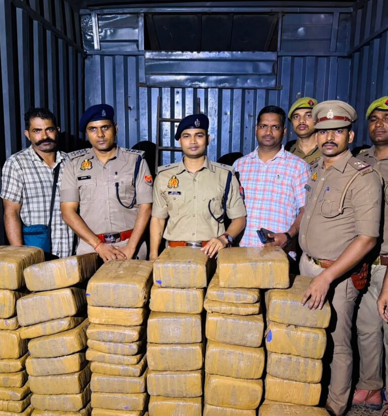 ‘ऑपरेशन व्हाइट पाउडर’ का बड़ा एक्शन! कानपुर पुलिस ने 3.5 करोड़ का गांजा पकड़ा, ट्रक चालक गिरफ्तार