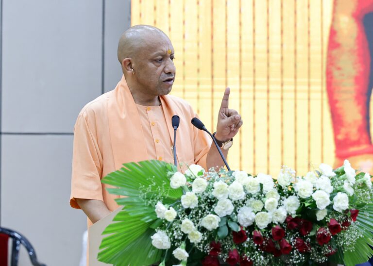 सीएम योगी का तीन जिलों का दौरा आज, प्रतापगढ़-सुलतानपुर में विकास परियोजनाओं की सौगात, वाराणसी में करेंगे समीक्षा बैठक
