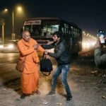 मीरापुर में महंत से बस यात्रा के दौरान चोरी, विरोध पर मारपीट; वीडियो वायरल, एक आरोपी हिरासत में
