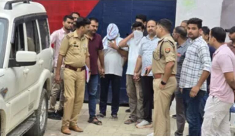 राम मंदिर चढ़ावा गबन मामला: टिन्नू और मनीष यादव 39 घंटे की पुलिस रिमांड पर, रकम और साजिश को लेकर पूछताछ
