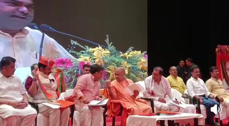 गोरखपुर में सीएम योगी ने किया भाजपा के बूथ अध्यक्ष सम्मेलन अभियान का शुभारंभ, संगठन मजबूती पर जोर